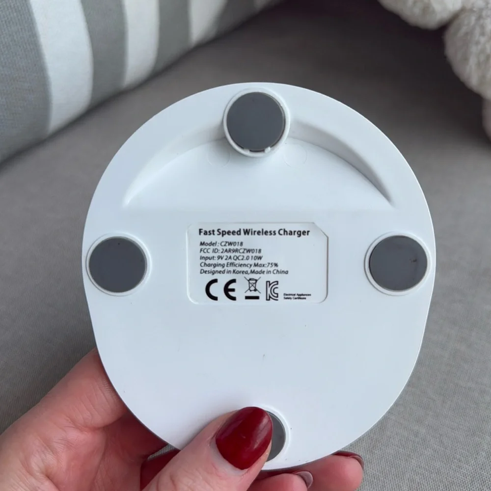 Wireless Fast Charging Dual-Port Phone Charger, Live x Maintain